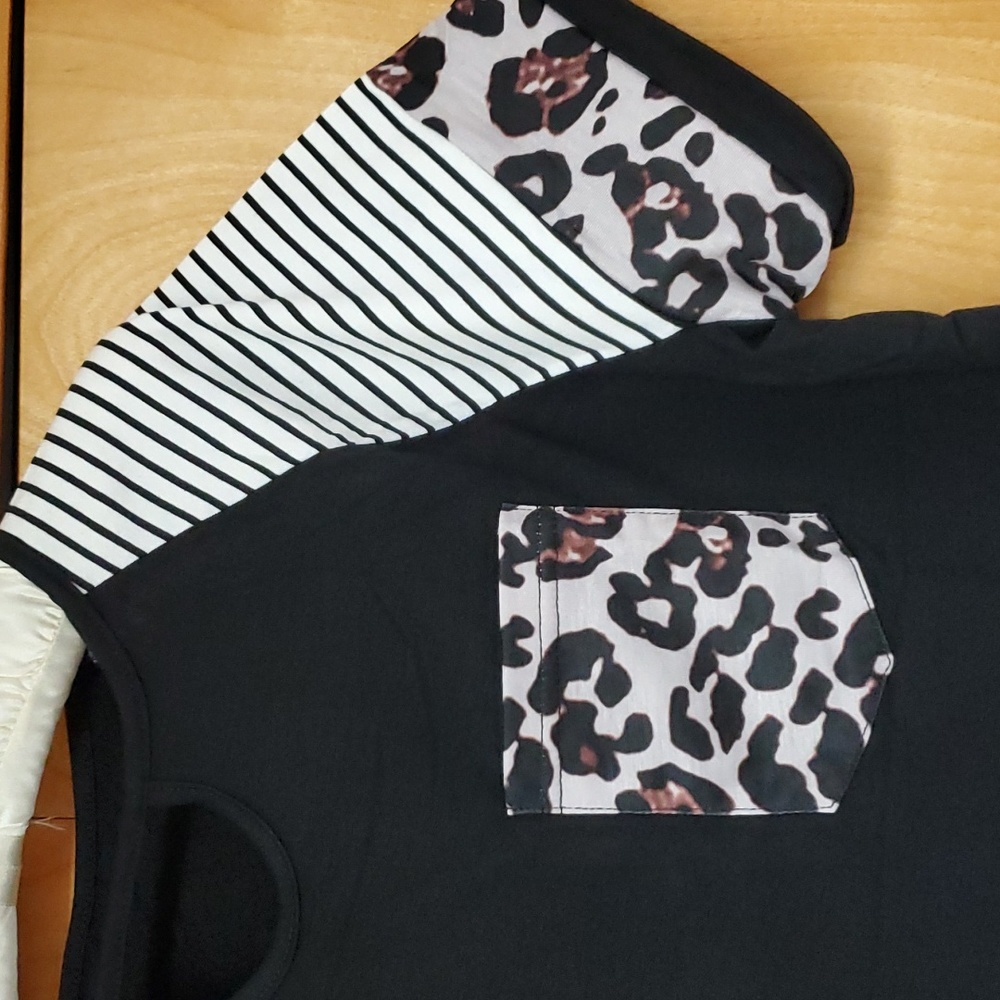 LAST ONE!! NWT black white leopard shirt keyhole round neck short sleeve